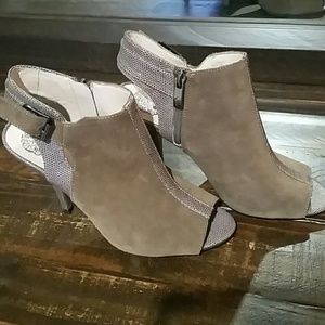 Vincent Camuto suede heels