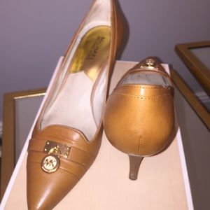 Pointy toe Michael kors Heels size 8