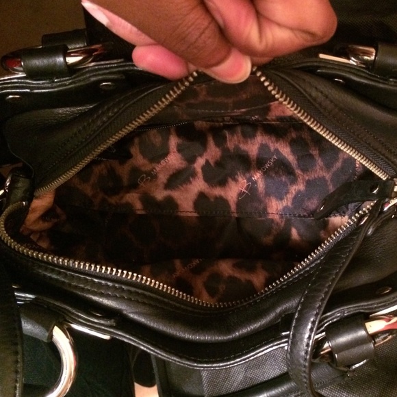 Black butter soft leather handbag - Picture 2 of 4