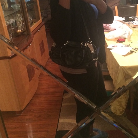 Black butter soft leather handbag - Picture 3 of 4