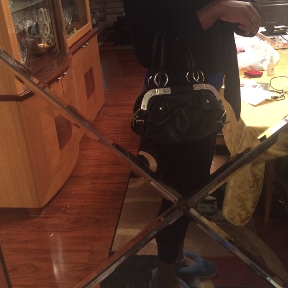 Black butter soft leather handbag - Picture 4 of 4