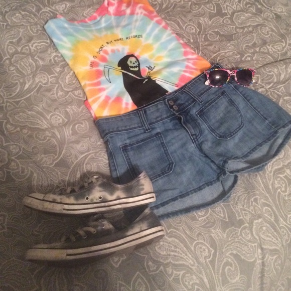 Old navy shorts (80s trend)