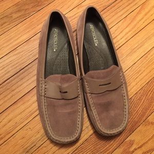 Loafer suede worn once
