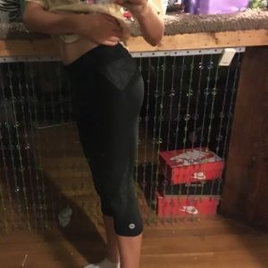 Tight athletic short leggings