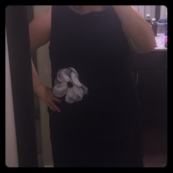 Black tiered dress with flower-22w NWT - Picture 1 of 4