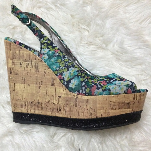Adorable platforms - Picture 2 of 2