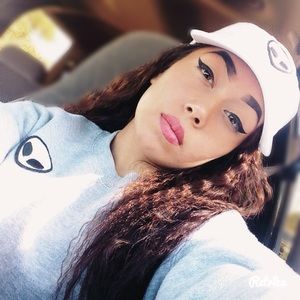 Meet your Posher, Noemi