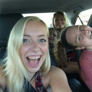 Meet your Posher, Nina