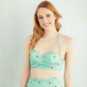 Vacation Daisies Swimsuit Top in Mint