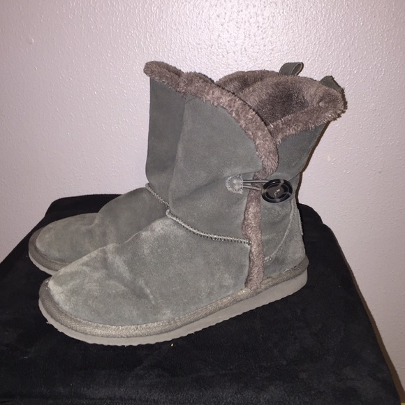 ON HOLD. NOT FOR SALE. American Eagle Boots