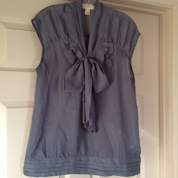 LOFT Tops - LOFT tie-neck sleeveless blouse