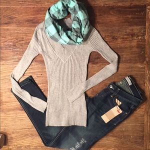 New Fitted gray ribbed top