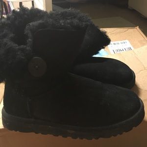 Black Ugg boots