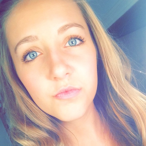 Meet your Posher, Kelsey - Picture 1 of 1