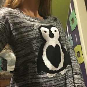🔴SALE🔴Penguin high low knit sweater