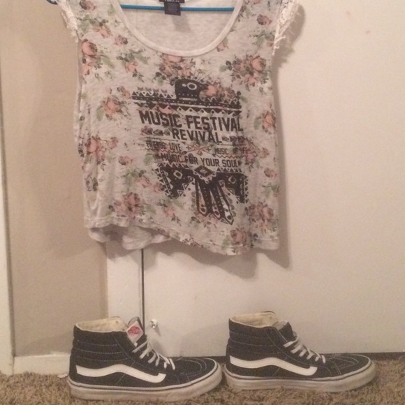 Music festival tee