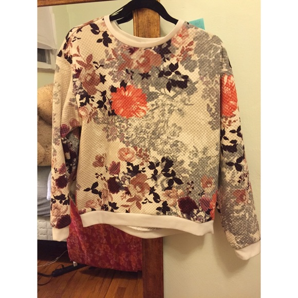 Multi-Colored Floral Sweater - Picture 2 of 3