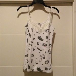 💗💗💗White Fox tank top with lace trim💗💗💗