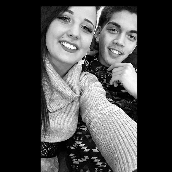 Meet your Posher, Mikaela - Picture 2 of 4