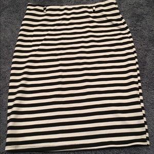 Black and white striped pencil skirt