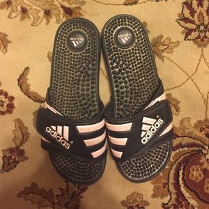 Black/pink adidas one strap sandals