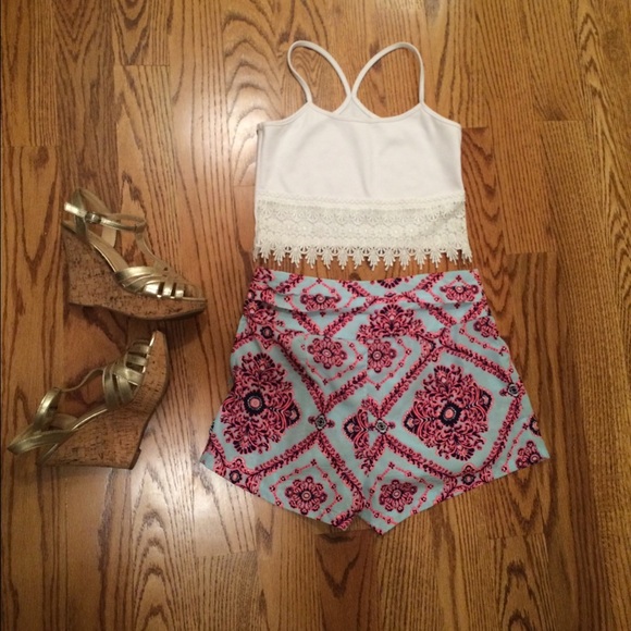 Tobi Tops - White Tobi crop top