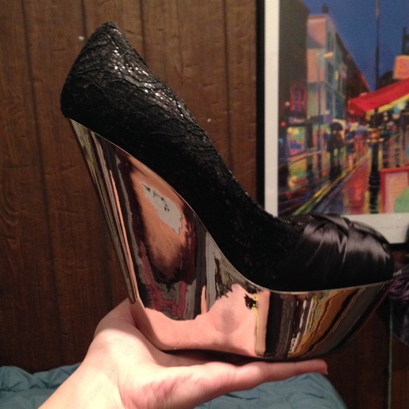 Wild pair open toed sequined wedges - Picture 1 of 4