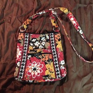 🎀 Vera Bradley crossbody purse 🎀