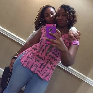 Meet your Posher, Tia