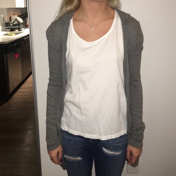 Thin "Rubbish" gray sweater