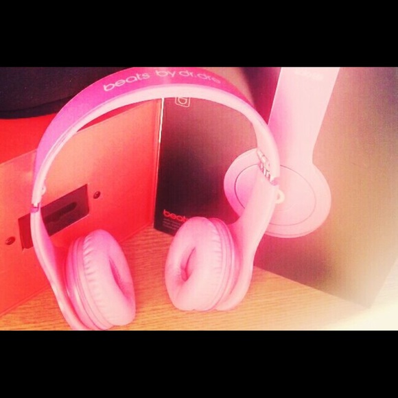 Beats by dre  Other - Pink solo beats by Dre HD