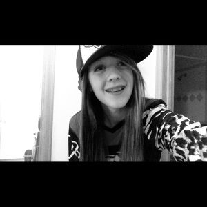 Meet your Posher, Taya