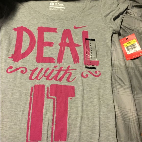 Nike shirt. NWT - Picture 1 of 1