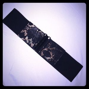 BeBe Belt w/ Lace Detail