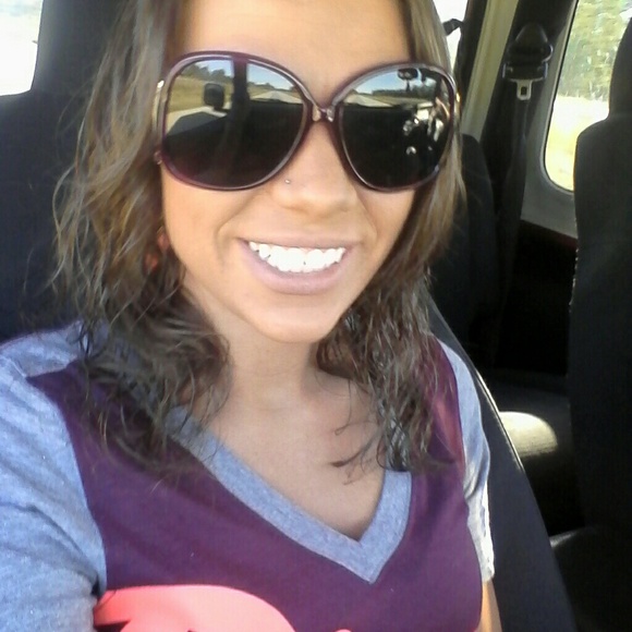 Meet your Posher, Ashley - Picture 2 of 2