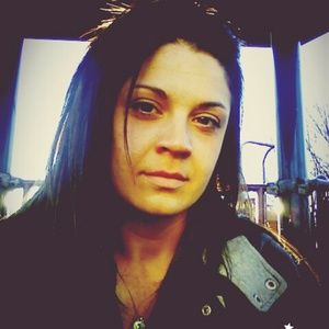 Meet your Posher, Valerie