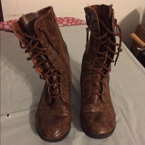 Combat boots