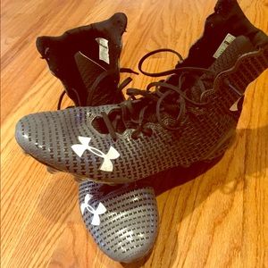 Size 11 BRAND NEW high top football cleats