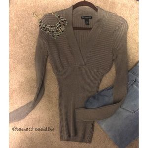 Tan Long Sleeve V Neck Sweater {XL}