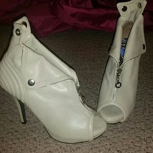 Cute Dollhouse Booties!