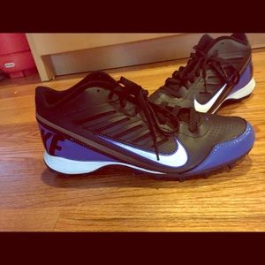 Size 11 low top BRAND NEW football cleats