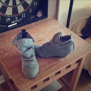 Adorable sweater booties for fall!