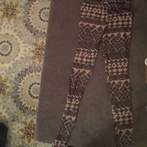 Tribal print leggings