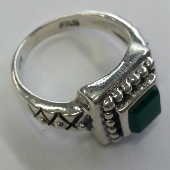 Size 7.5  .925  Sterling Silver woman's Ring - Picture 2 of 4