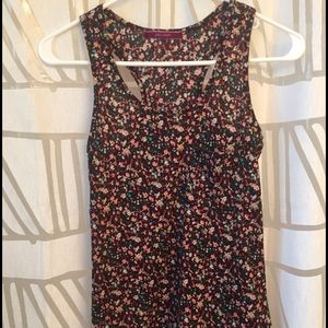 Pretty pattern tank top
