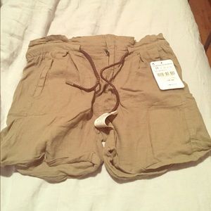 Zara never worn green khaki short with tags