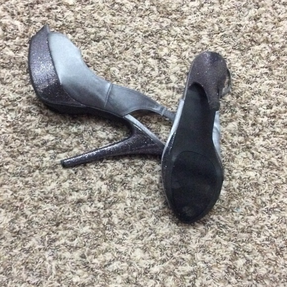 Steve Madden grey-silvery sling backs - Picture 3 of 3