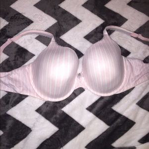 Victoria's Secret body by Victoria bra