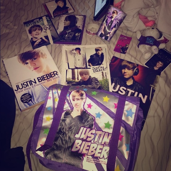 Just Bieber Fan Stuff! - Picture 1 of 1