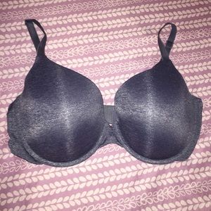 Victoria's Secret T-shirt Demi bra